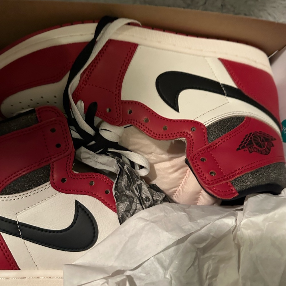 Air Jordan 1 Retro High OG “Chicago”